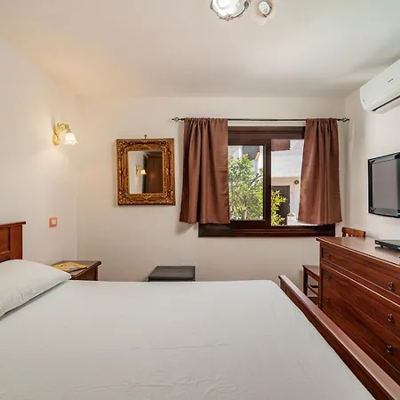 Apartment Poltu Quatu With Terrace